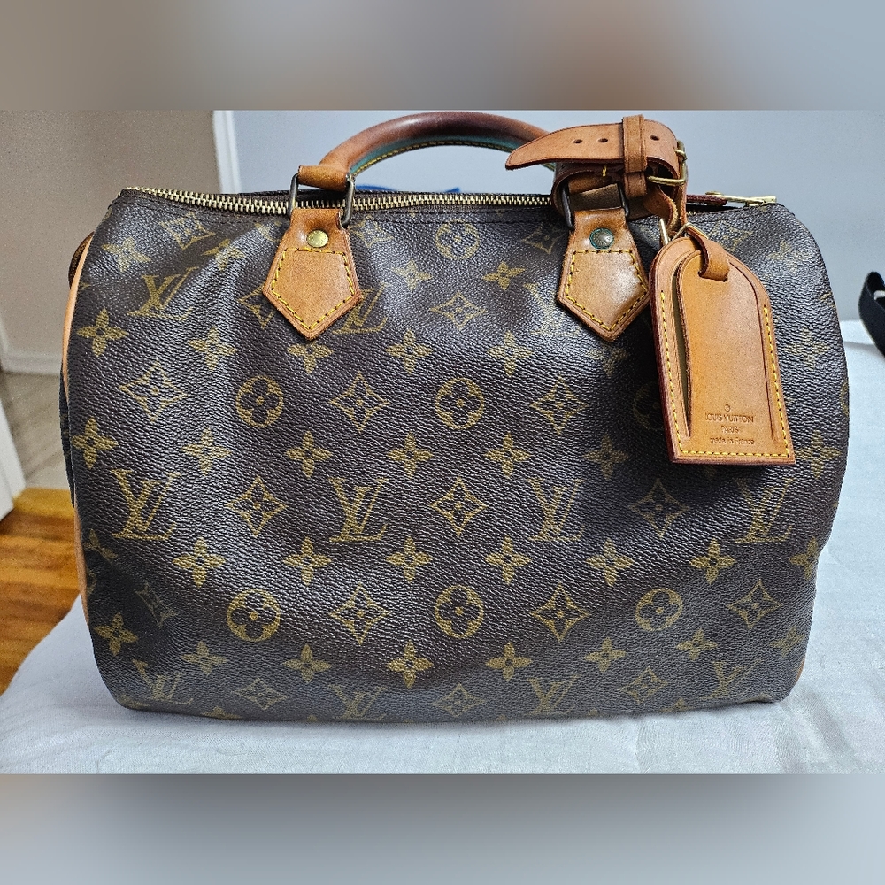Louis Vuitton Speedy